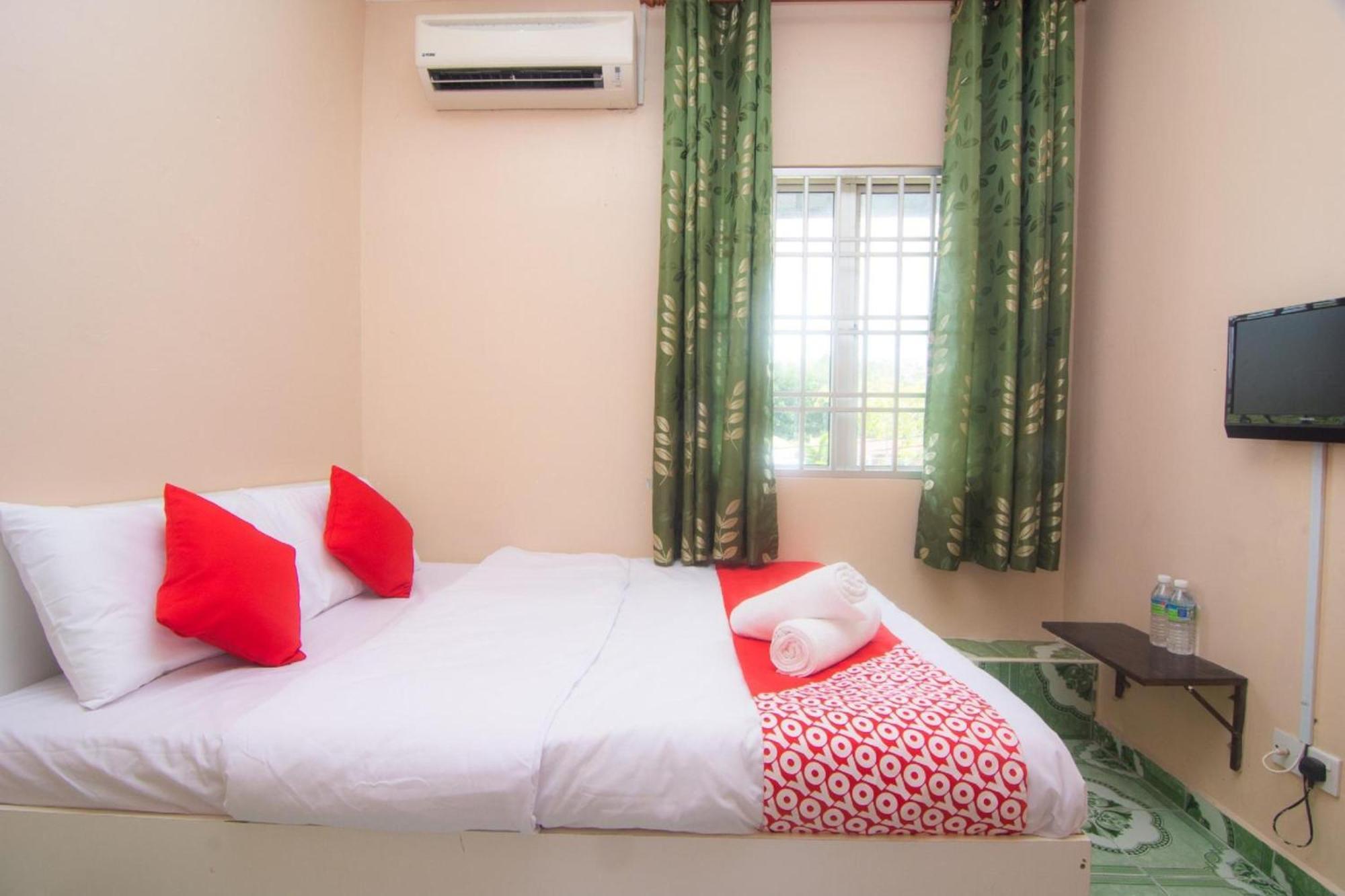 Oyo 1224 Hotel Hajah Rohayah Tanjong Malim Εξωτερικό φωτογραφία