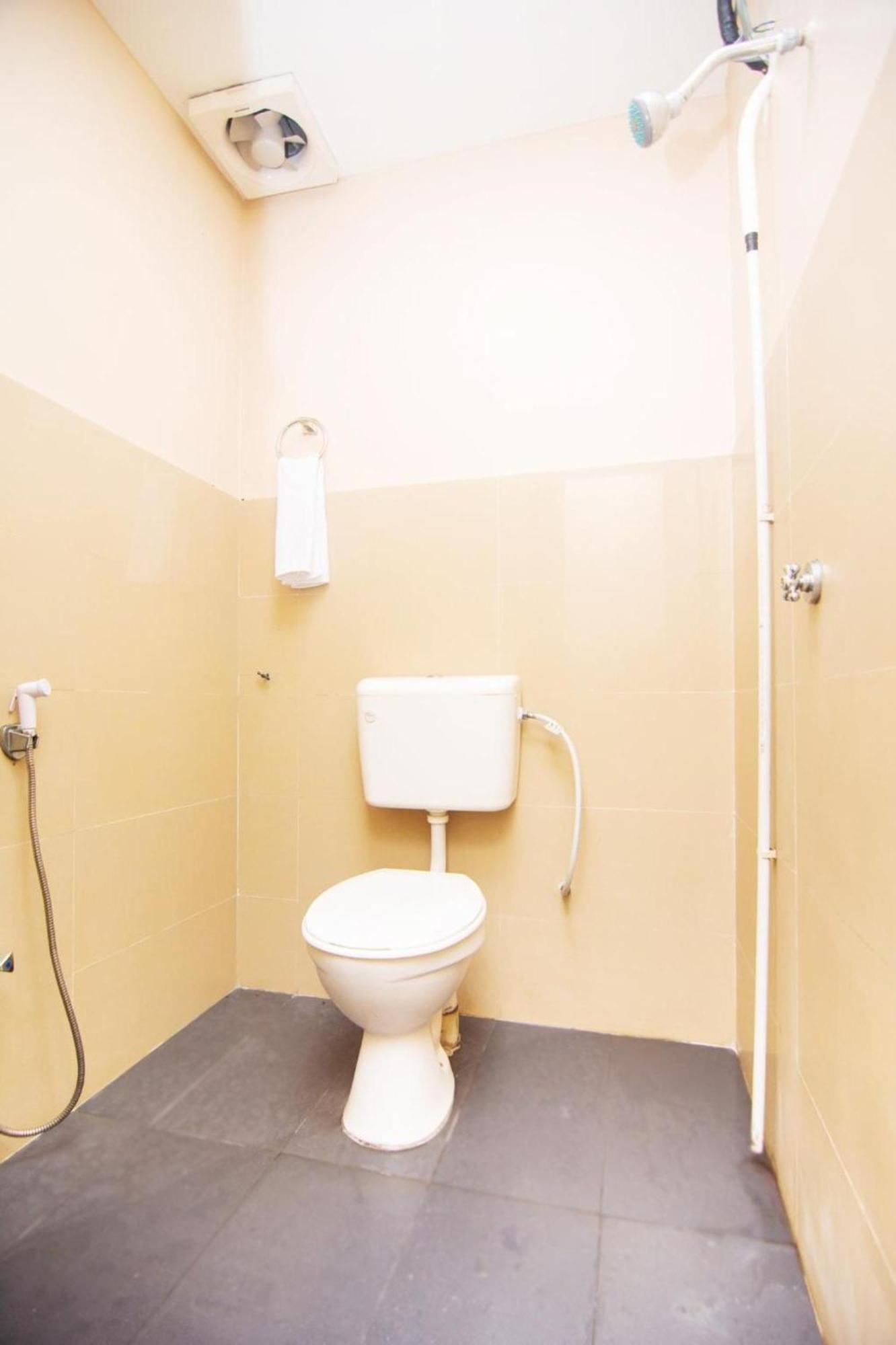Oyo 1224 Hotel Hajah Rohayah Tanjong Malim Εξωτερικό φωτογραφία